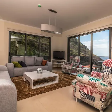 Semesterbostad Pink House - Tabua Ribeira Brava