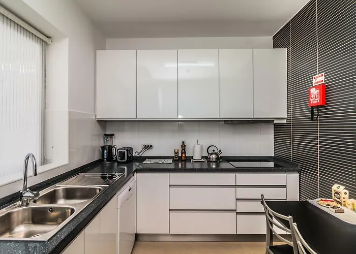 Semesterbostad Pink House - Tabua *